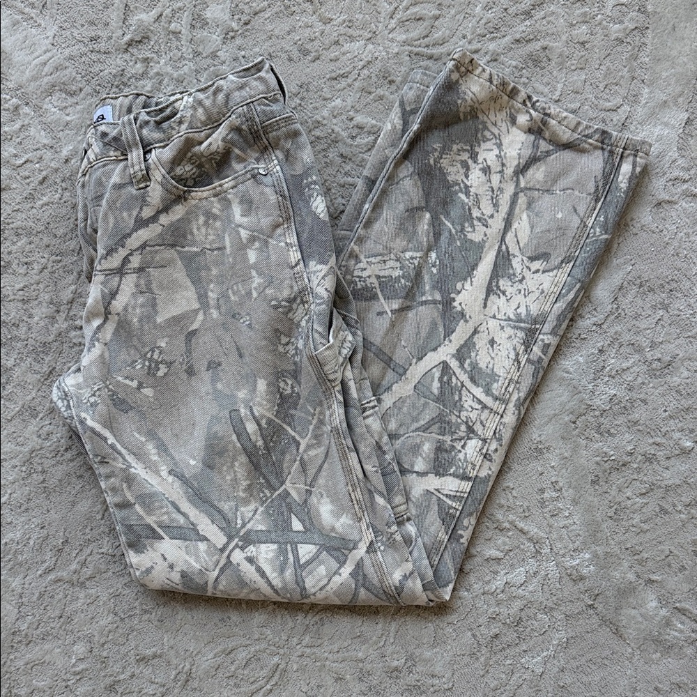 RSQ Beige and White Camo Baggy Jeans 14